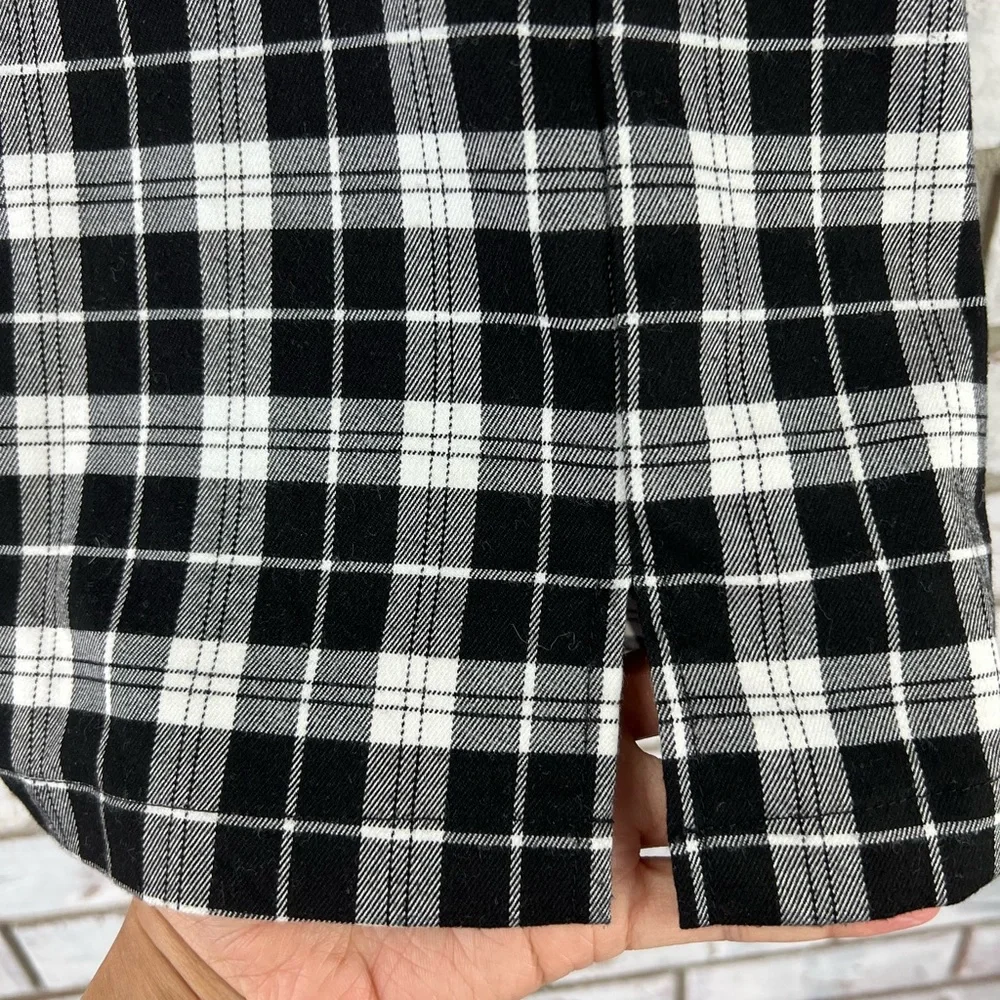 Brandy Melville | Black and White Plaid Mini Skirt - Picture 4 of 9